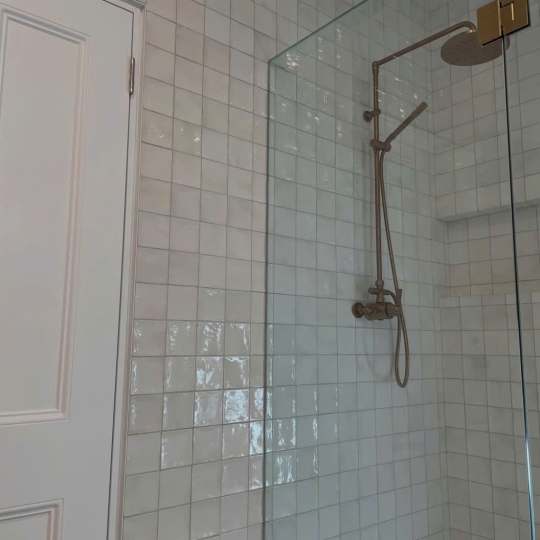 ✨ GẠCH THẺ 10×10CM BHHOMETILES – BỀ MẶT BÓNG, MÀU SẮC CÓ GU