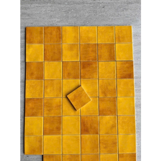 GẠCH THẺ 10×10CM BHHOMETILES – MỘT CHÚT VÀNG, CẢ KHÔNG GIAN BỪNG SÁNG