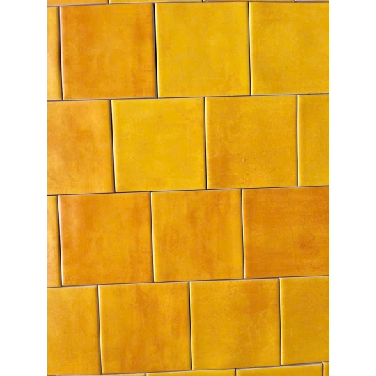GẠCH THẺ 10×10CM BHHOMETILES – MỘT CHÚT VÀNG, CẢ KHÔNG GIAN BỪNG SÁNG