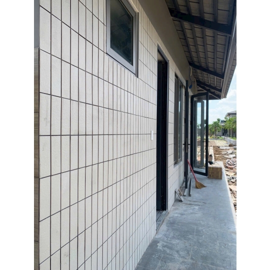 Gạch Vỉ Việt Nhật SHC 7202 Dán Mặt Tiền Biệt Thự Cao Cấp