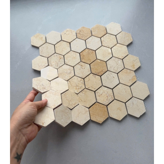 Gạch Mosaic Đá Tự Nhiên Lục Giác Vàng Kem – Dấu Ấn Của Sự Ấm Áp LGV 51