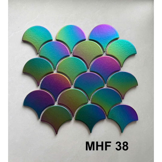 Gạch Mosaic Vảy Cá Cầu Vồng MHF38 – Dấu Ấn Màu Sắc Trong Không Gian Sang Trọng