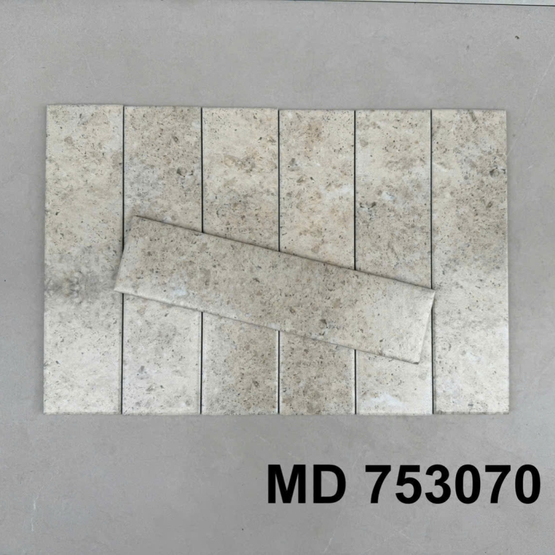 Gạch Thẻ Vân Đá Xám Mờ 75x300mm – Nền Trung Tính Cho Thiết Kế Có Gu