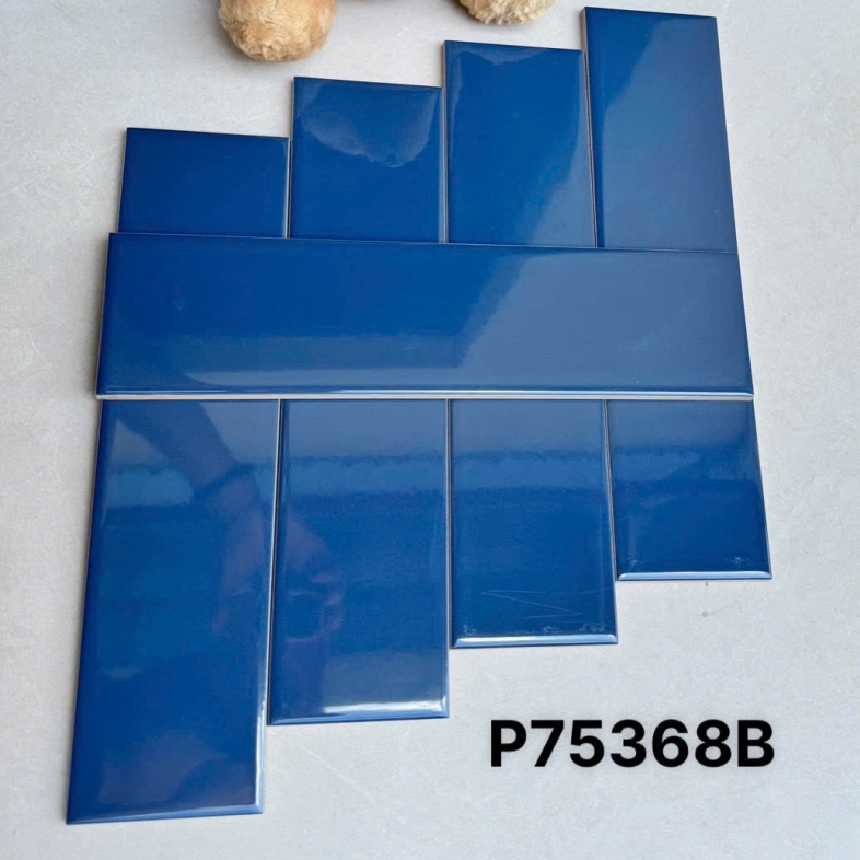 Gạch thẻ xanh biển bóng 75x300mm – Tươi mát, trẻ trung AQUA 75368B