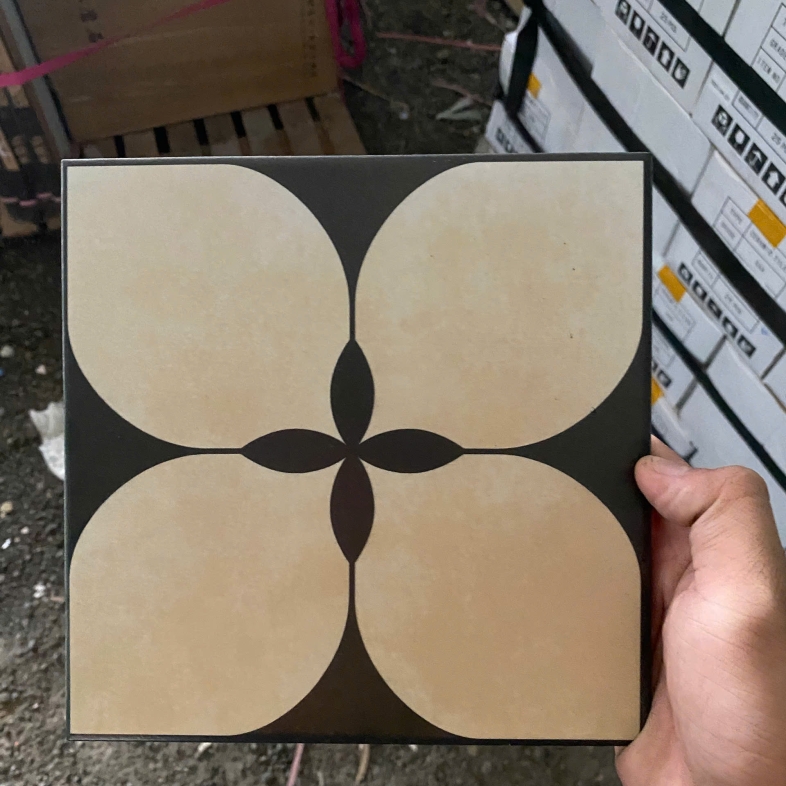 🌼 Gạch bông porcelain 200x200mm – Hoa nâu cách điệu | BHHOMETILES ADP
