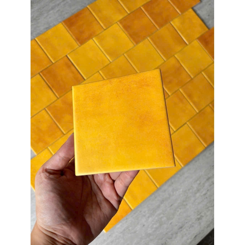 GẠCH THẺ 10×10CM BHHOMETILES – MỘT CHÚT VÀNG, CẢ KHÔNG GIAN BỪNG SÁNG