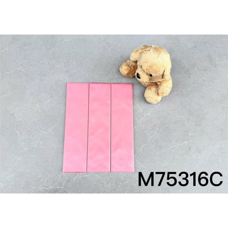 Gạch thẻ hồng pastel 75x300mm – Chill, sáng và dễ thương AQUA 75316C